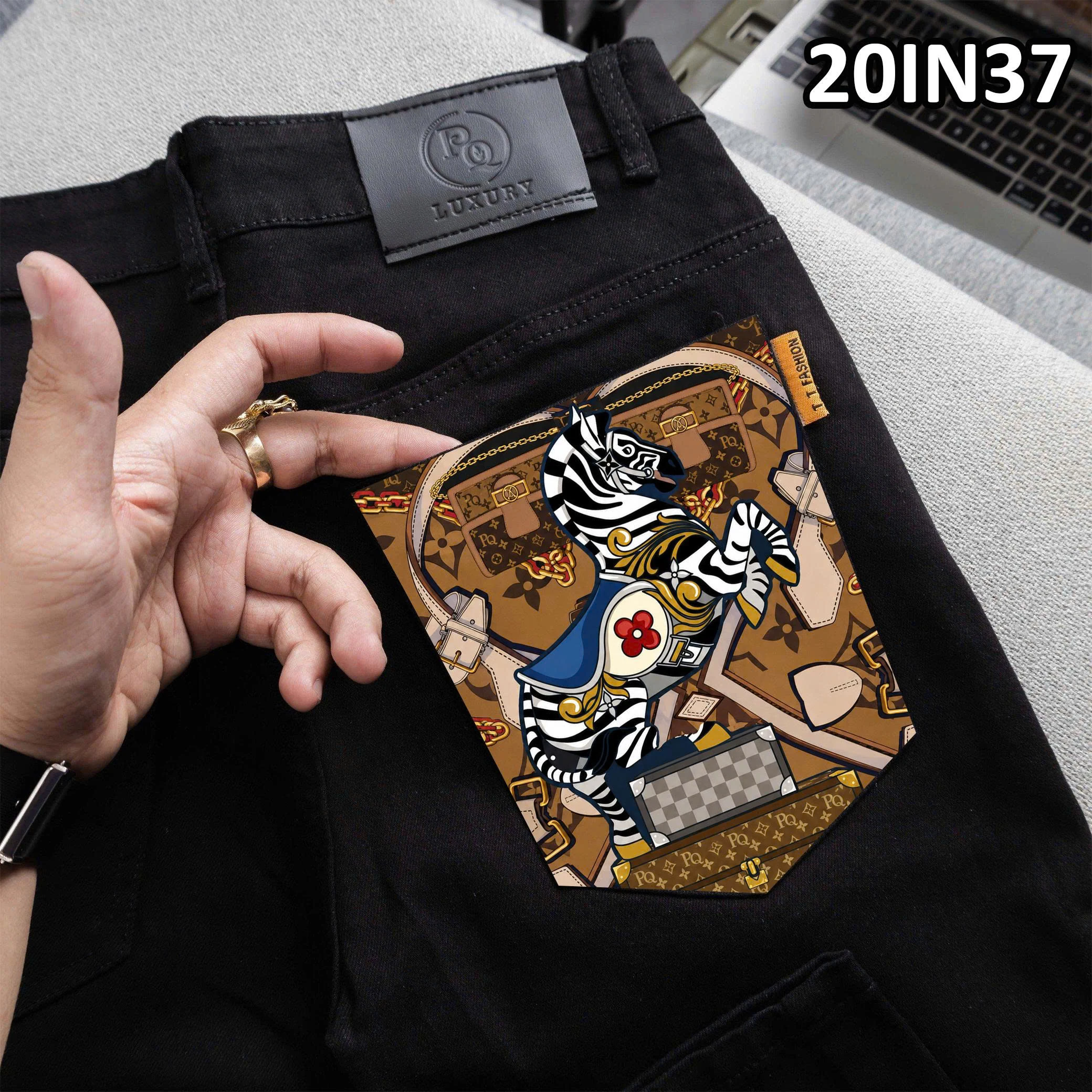 Mẫu 20IN37 · Joker Gấu Poker